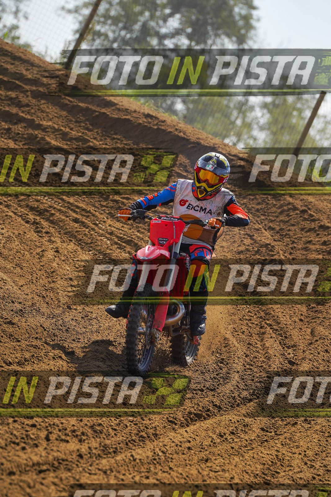 EICMA 19-09 14:00-15:00 · DOS09695