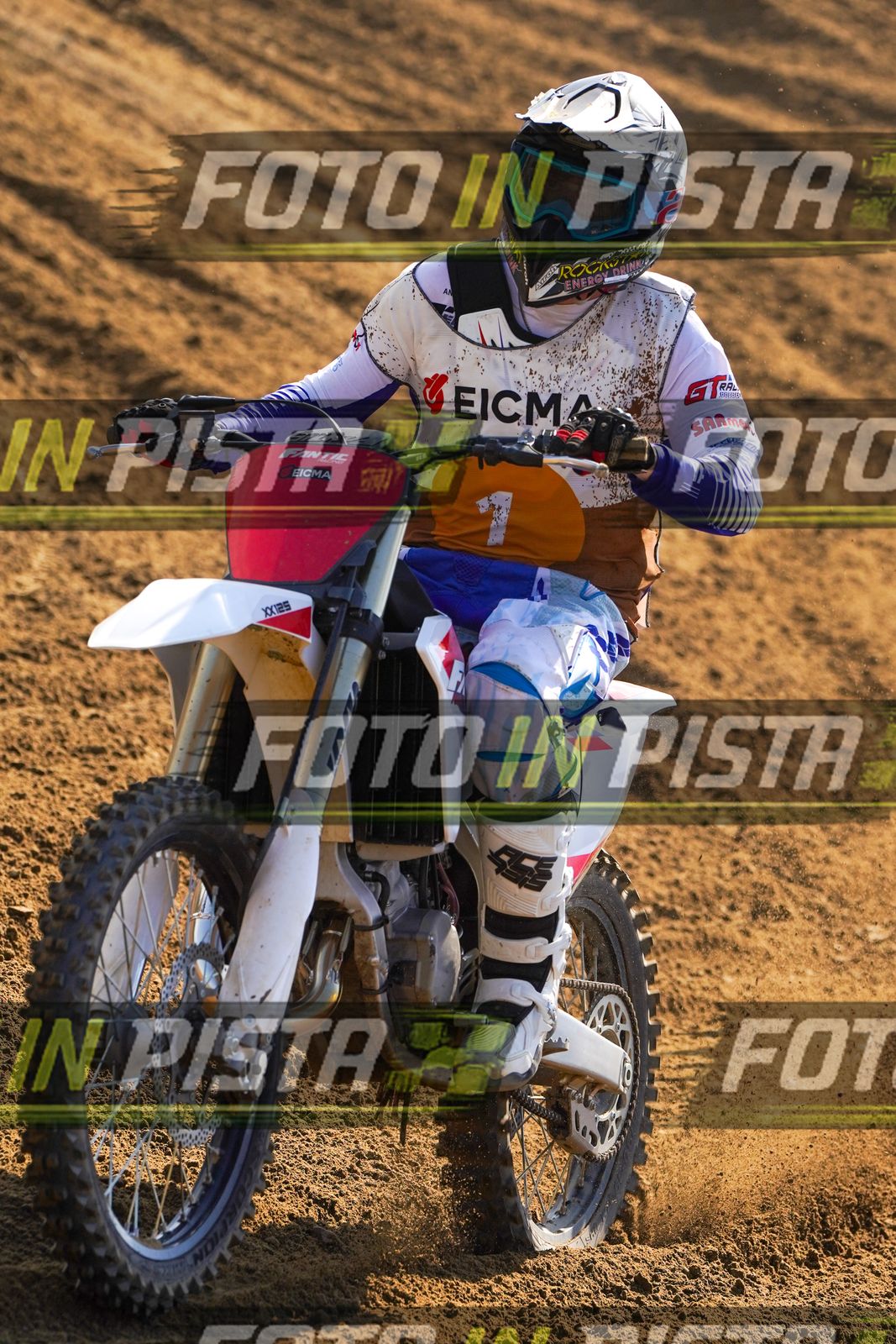 EICMA 19-09 14:00-15:00 · DOS09886