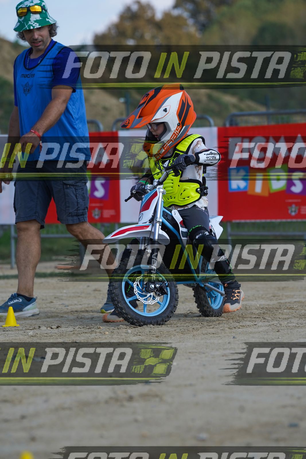 EICMA 19-09 15:00-16:00 · DOS09939