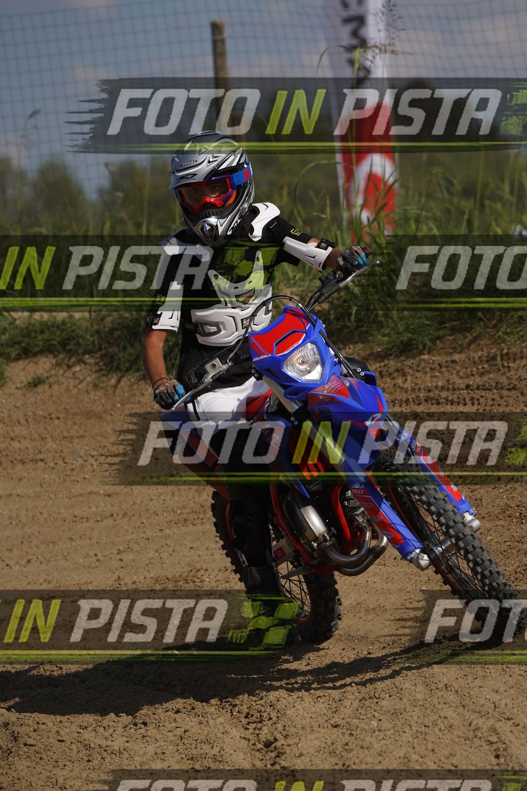 EICMA 19-09 15:00-16:00 · DOS09968