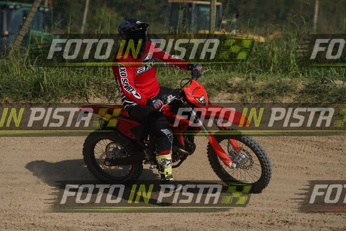 EICMA 19-09 15:00-16:00 · DOS09982