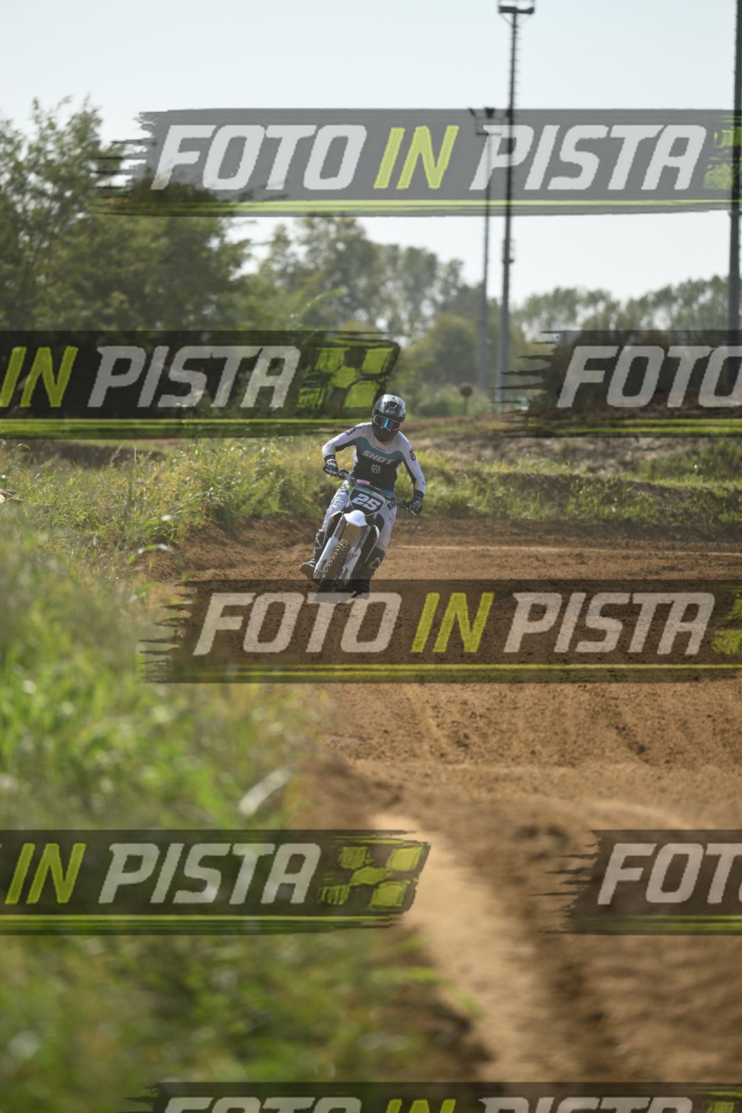 25 · DSH_0009