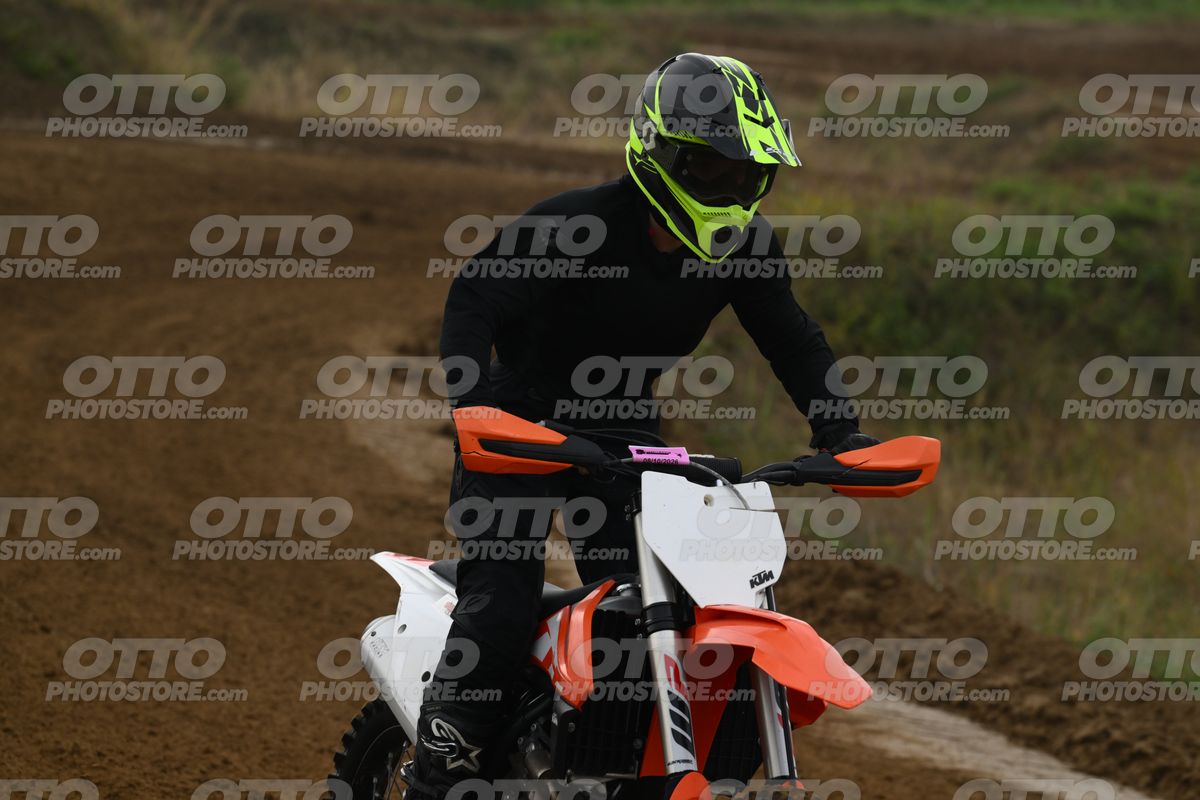 KTM SX ORANGE WHITE - ALL BLACK SUIT - FLUO YELLOW BLACK HELMET · DSH_0013