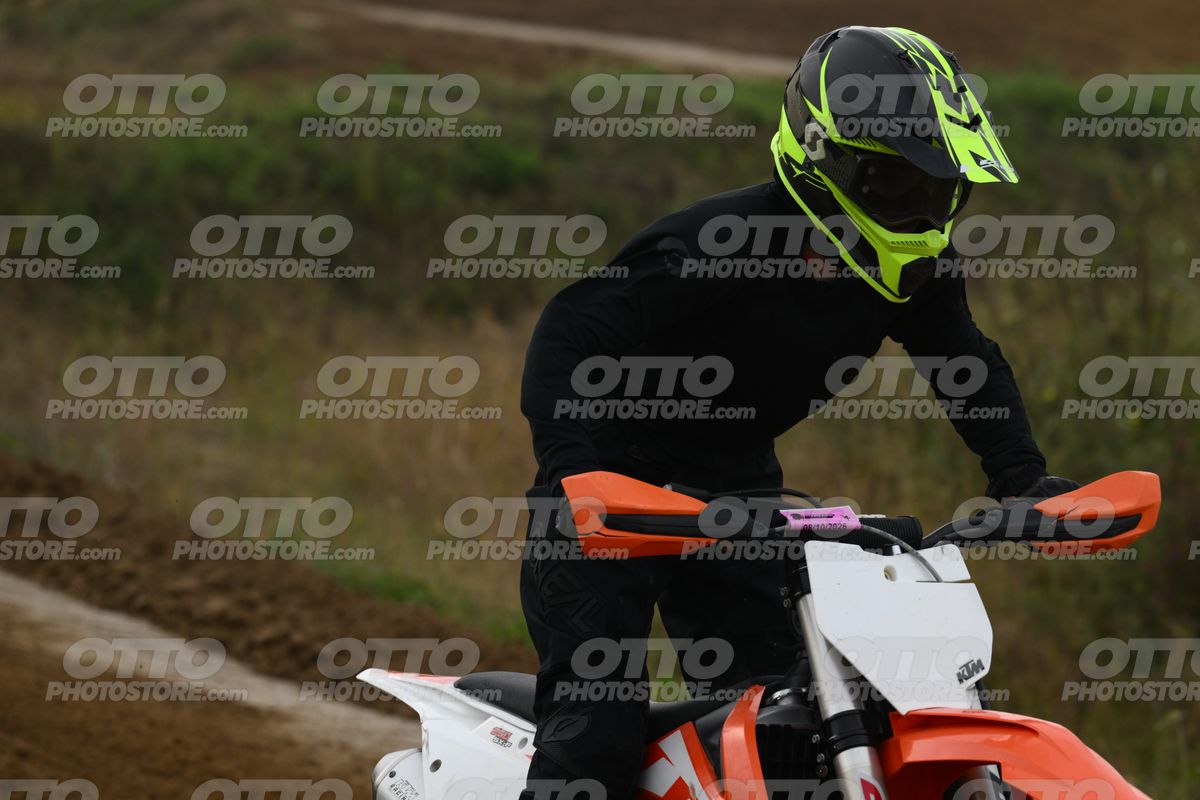 KTM SX ORANGE WHITE - ALL BLACK SUIT - FLUO YELLOW BLACK HELMET · DSH_0015