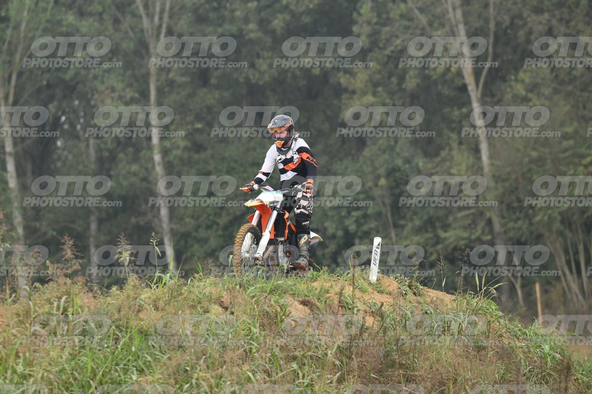 KTM ORANGE WHITE - BLACK WHITE ORANGE SUIT - BLACK ORANGE HELMET · DSH_0019