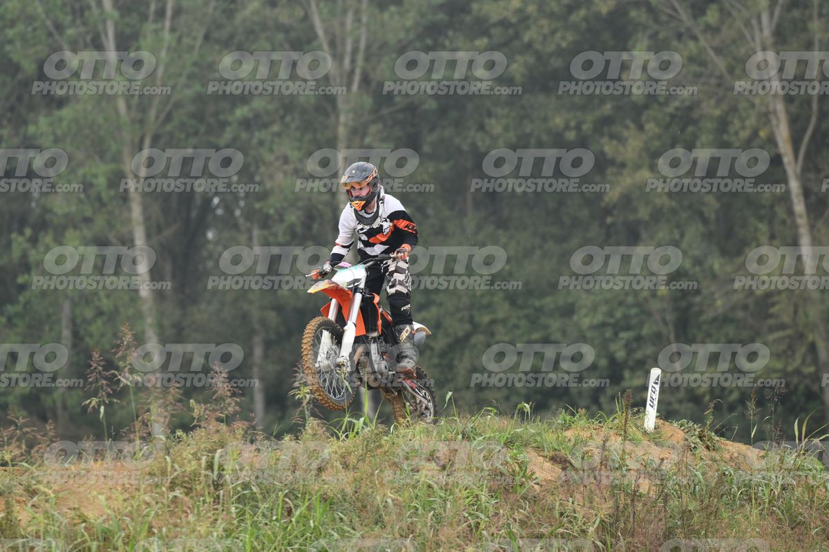 KTM ORANGE WHITE - BLACK WHITE ORANGE SUIT - BLACK ORANGE HELMET · DSH_0021