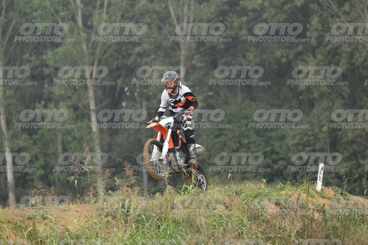 KTM ORANGE WHITE - BLACK WHITE ORANGE SUIT - BLACK ORANGE HELMET · DSH_0022