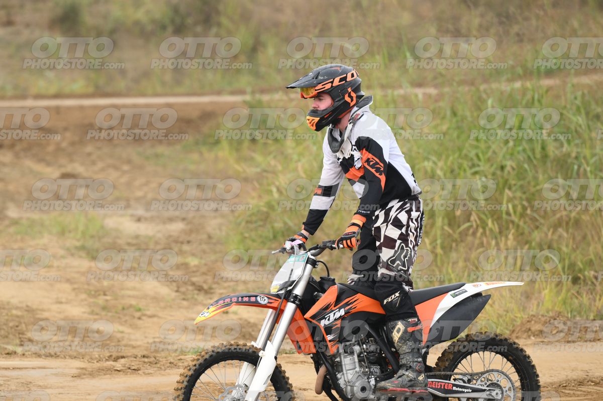 KTM ORANGE WHITE - BLACK WHITE ORANGE SUIT - BLACK ORANGE HELMET · DSH_0033