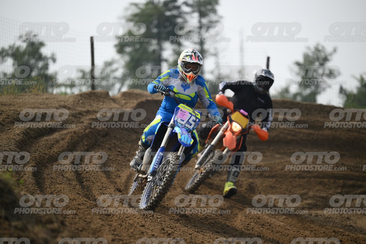 KTM EXC ORANGE - BLACK SUIT WITH WHITE GRAPHICS - BLACK HELMET WITH GOGGLES - FLUO YELLOW BOOTS · DSH_0037