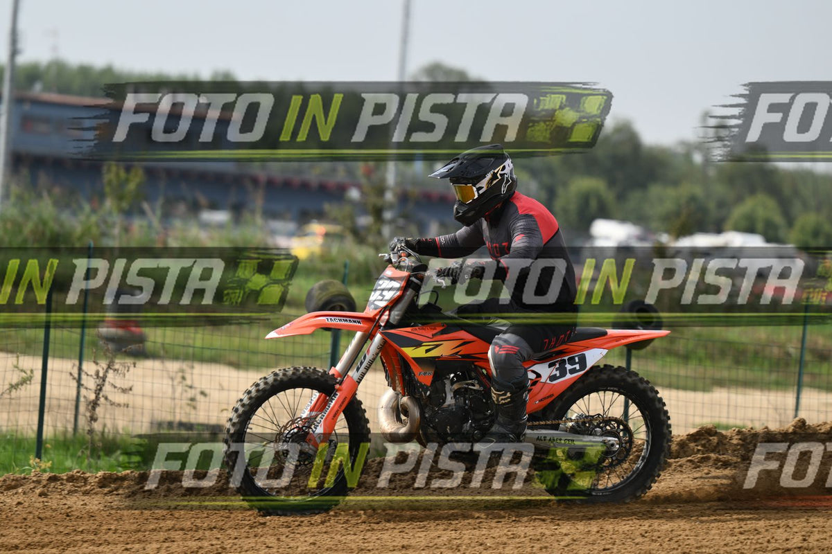 39 · DSH_0070