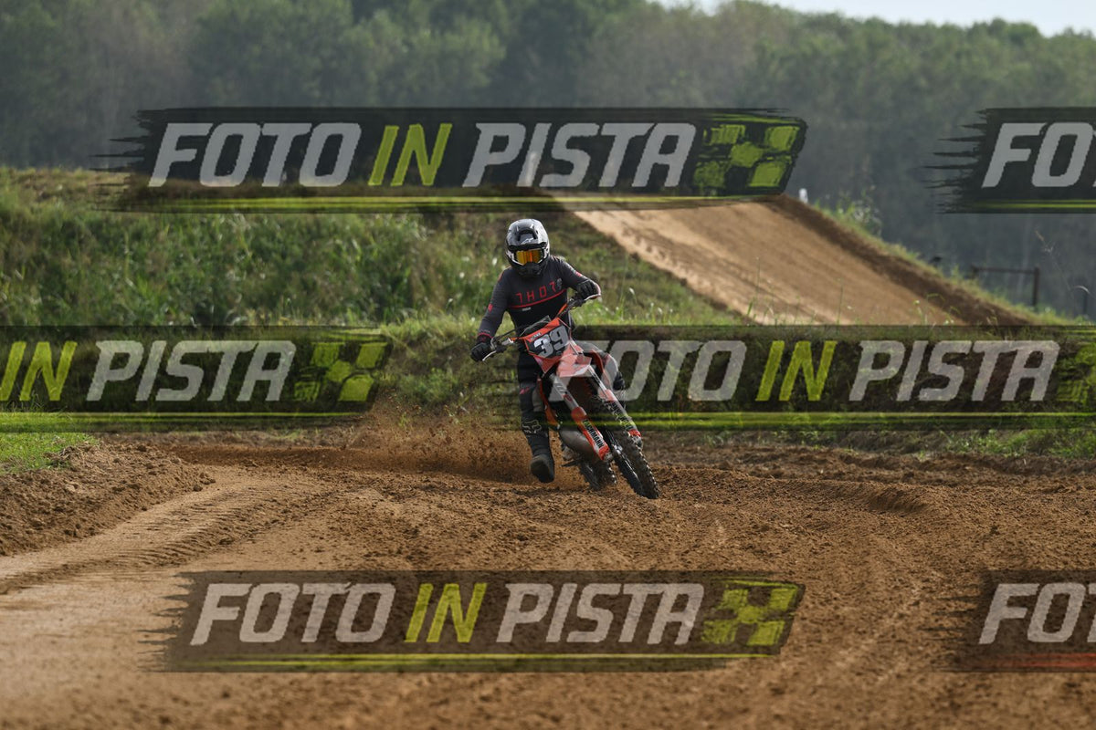 39 · DSH_0077