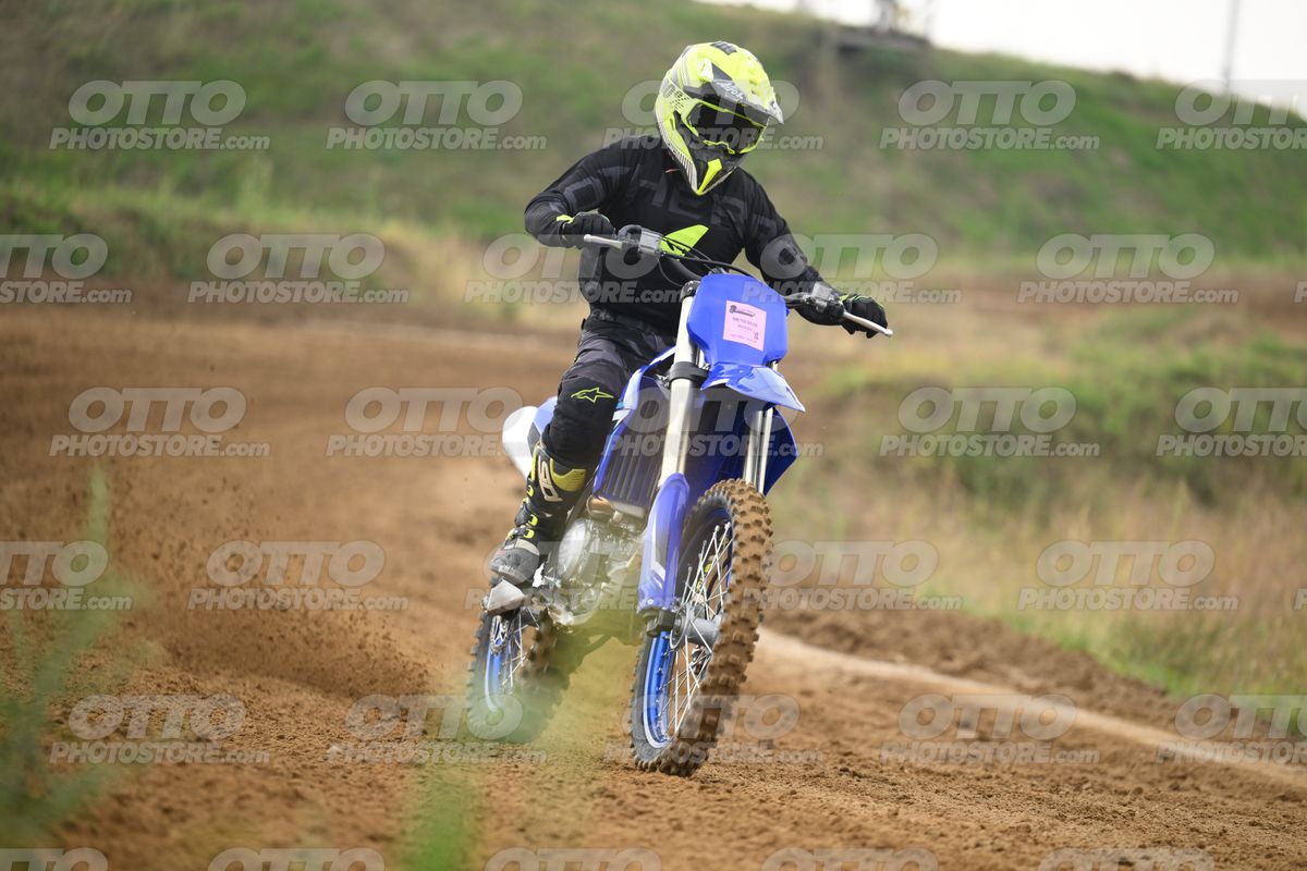YAMAHA YZ -45F blue - Yellow Helmet · DSH_0112