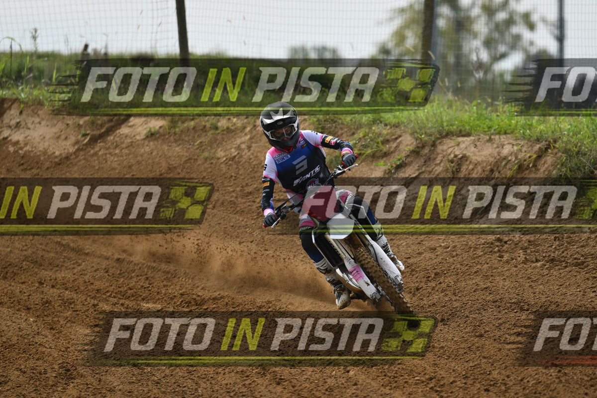 FANTIC RED PINK · DSH_0180
