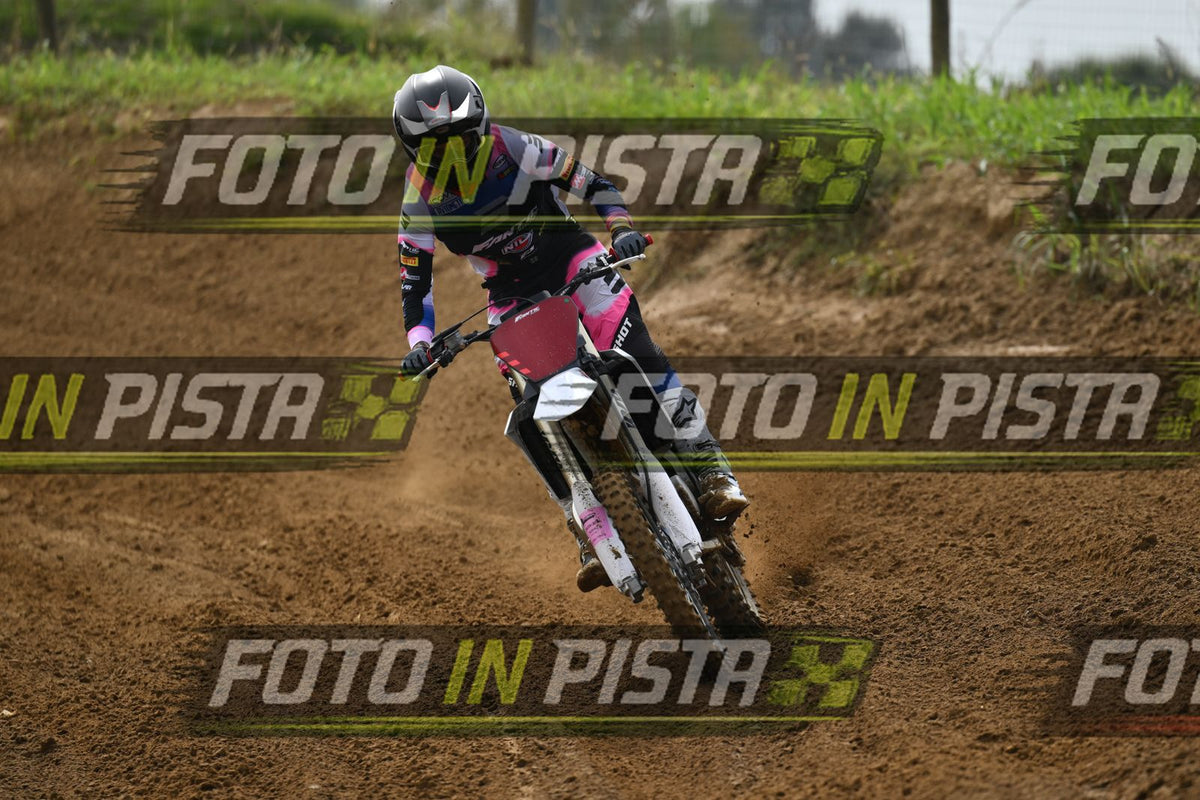FANTIC RED PINK · DSH_0182