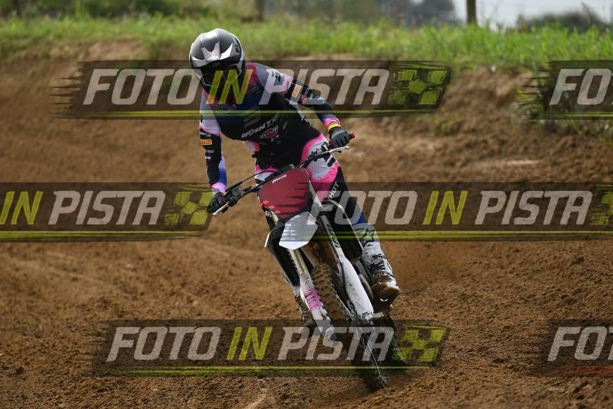 FANTIC RED PINK · DSH_0184