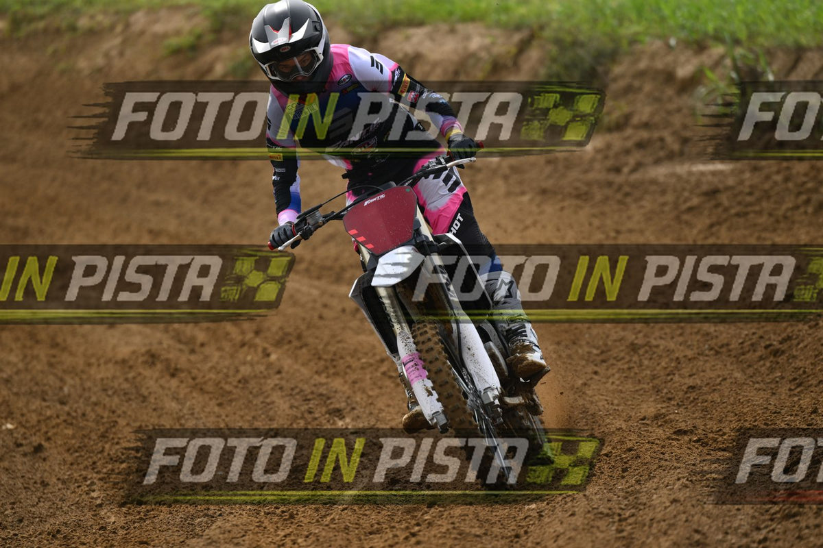 FANTIC RED PINK · DSH_0185