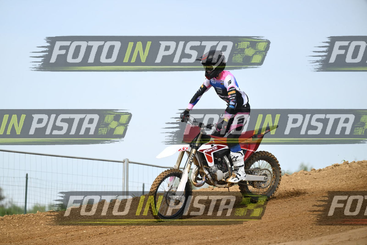FANTIC RED PINK · DSH_0202
