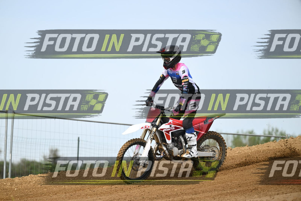 FANTIC RED PINK · DSH_0203