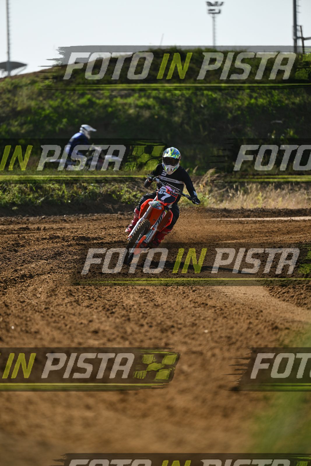 7 · DSH_0211
