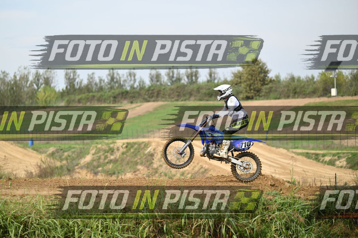 710 · DSH_0215