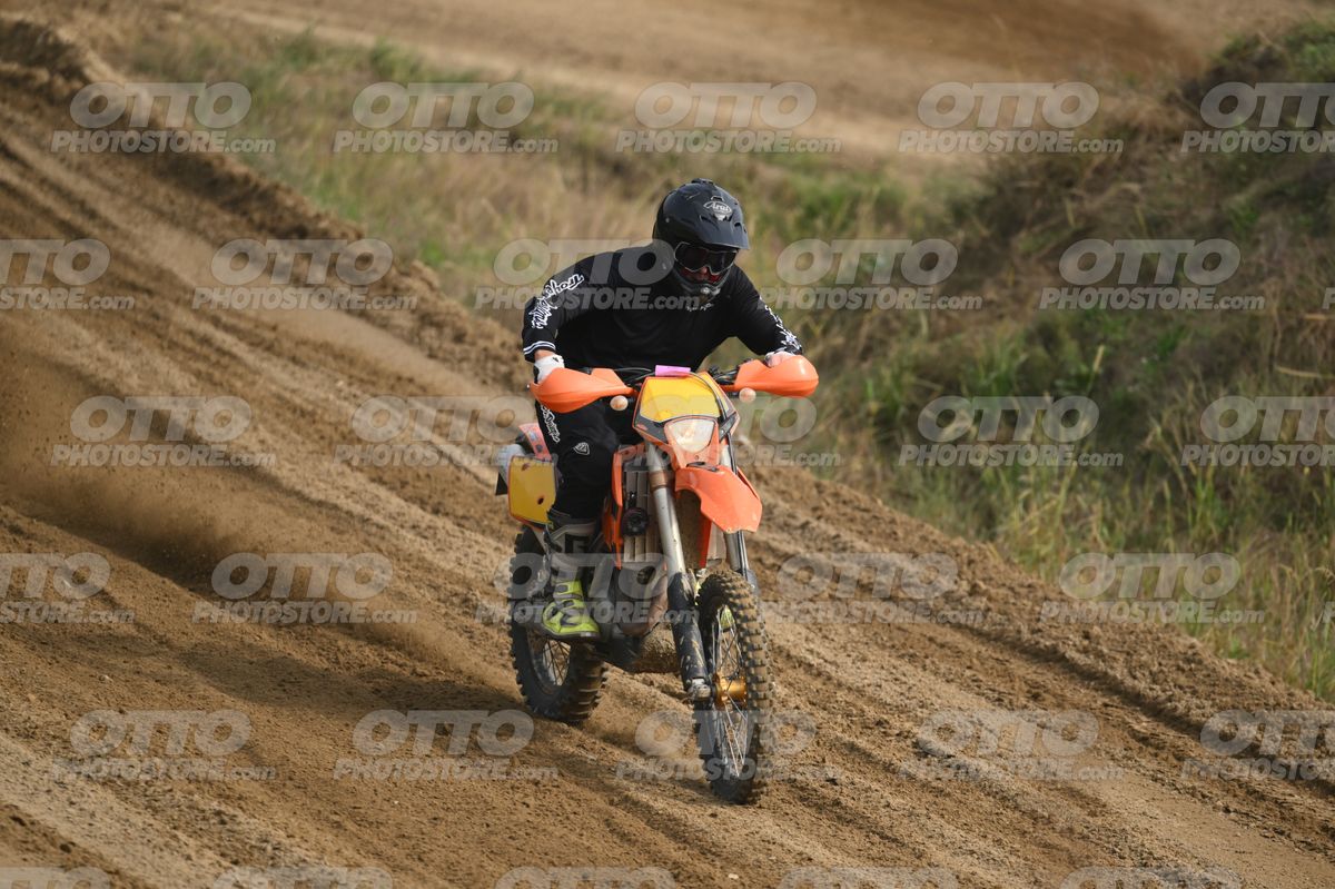 KTM EXC ORANGE - BLACK SUIT WITH WHITE GRAPHICS - BLACK HELMET WITH GOGGLES - FLUO YELLOW BOOTS · DSH_0228