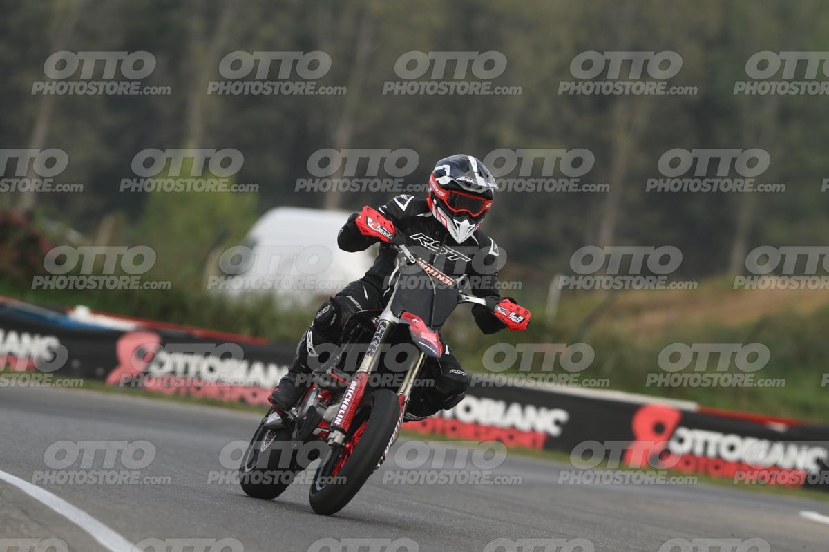SUPERMOTO 0 RST all black · DSH_0236