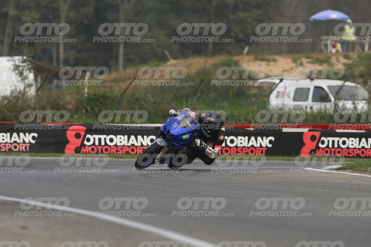SUPERMOTO 0 YAMAHA R3 · DSH_0239