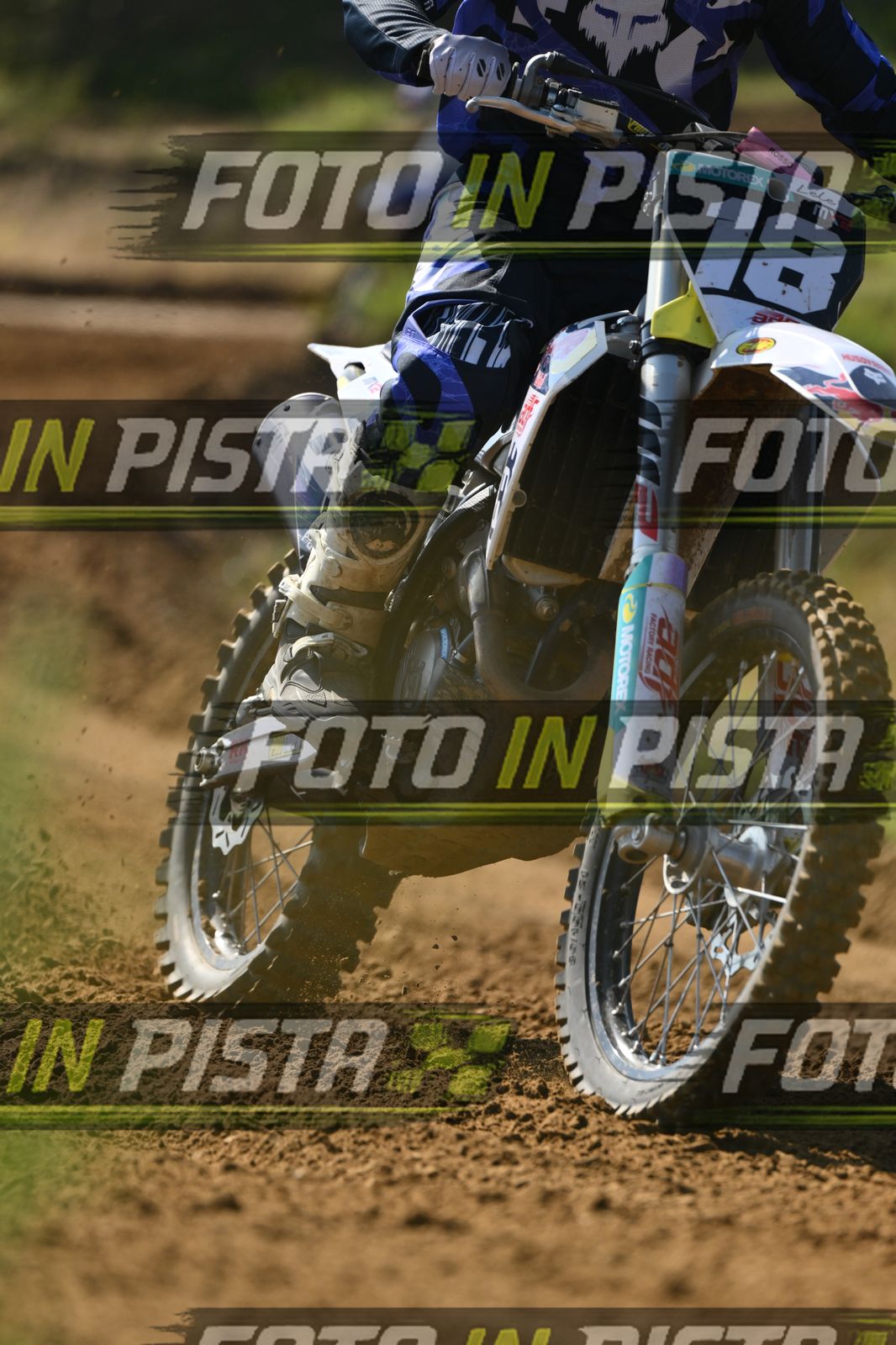 18 · DSH_0242