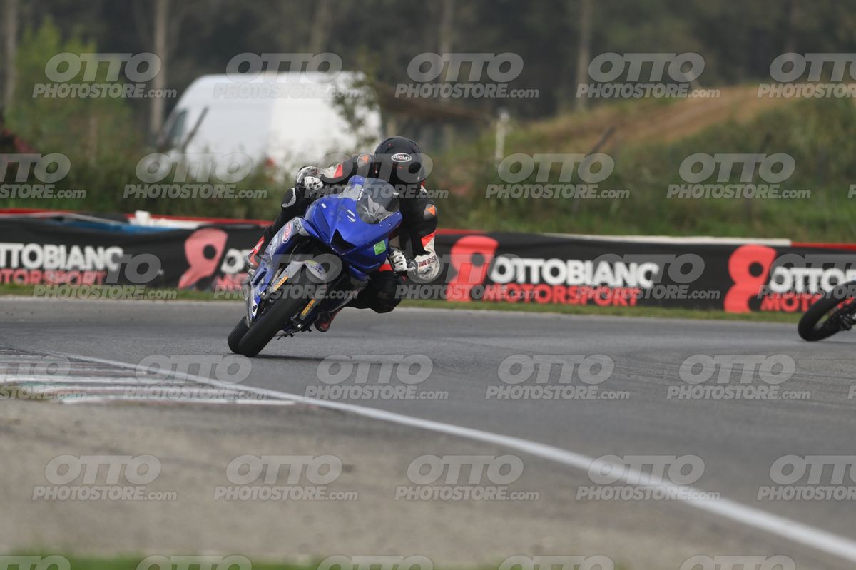 SUPERMOTO 0 YAMAHA R3 · DSH_0243