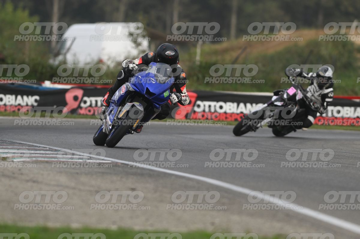SUPERMOTO 0 YAMAHA R3 · DSH_0244