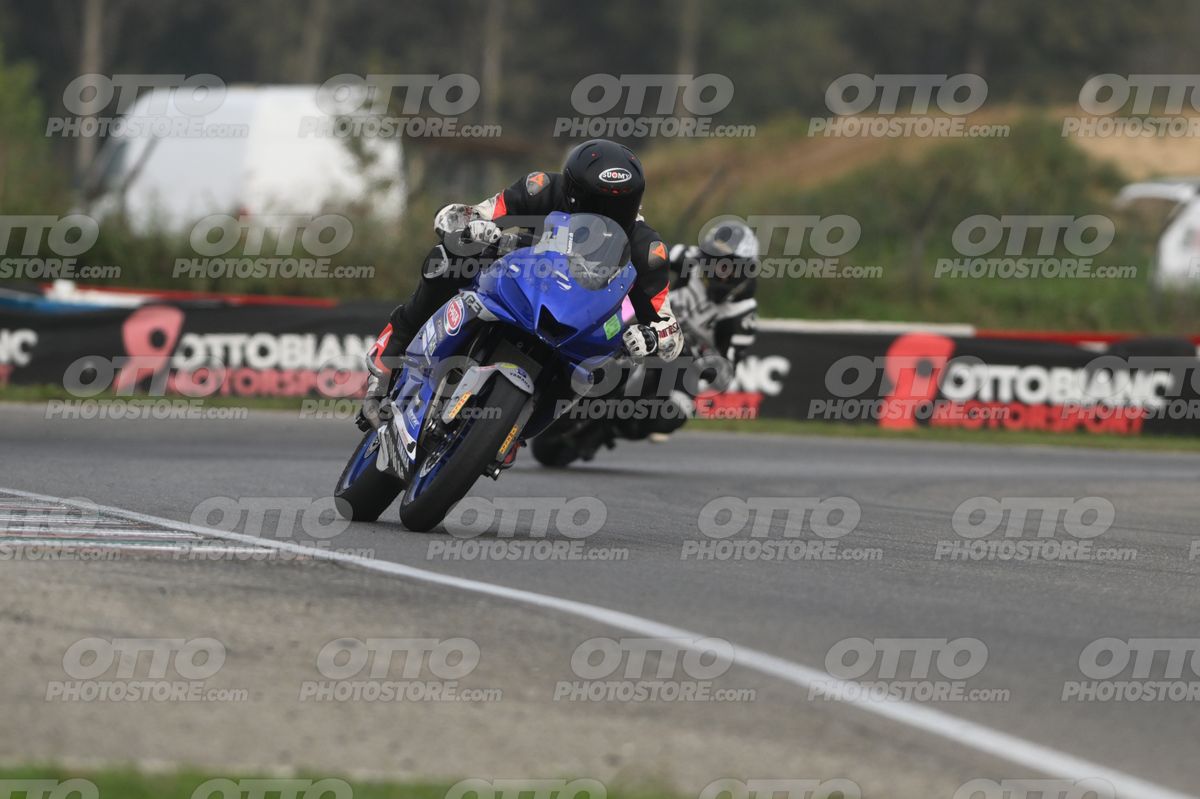 SUPERMOTO 0 YAMAHA R3 · DSH_0245