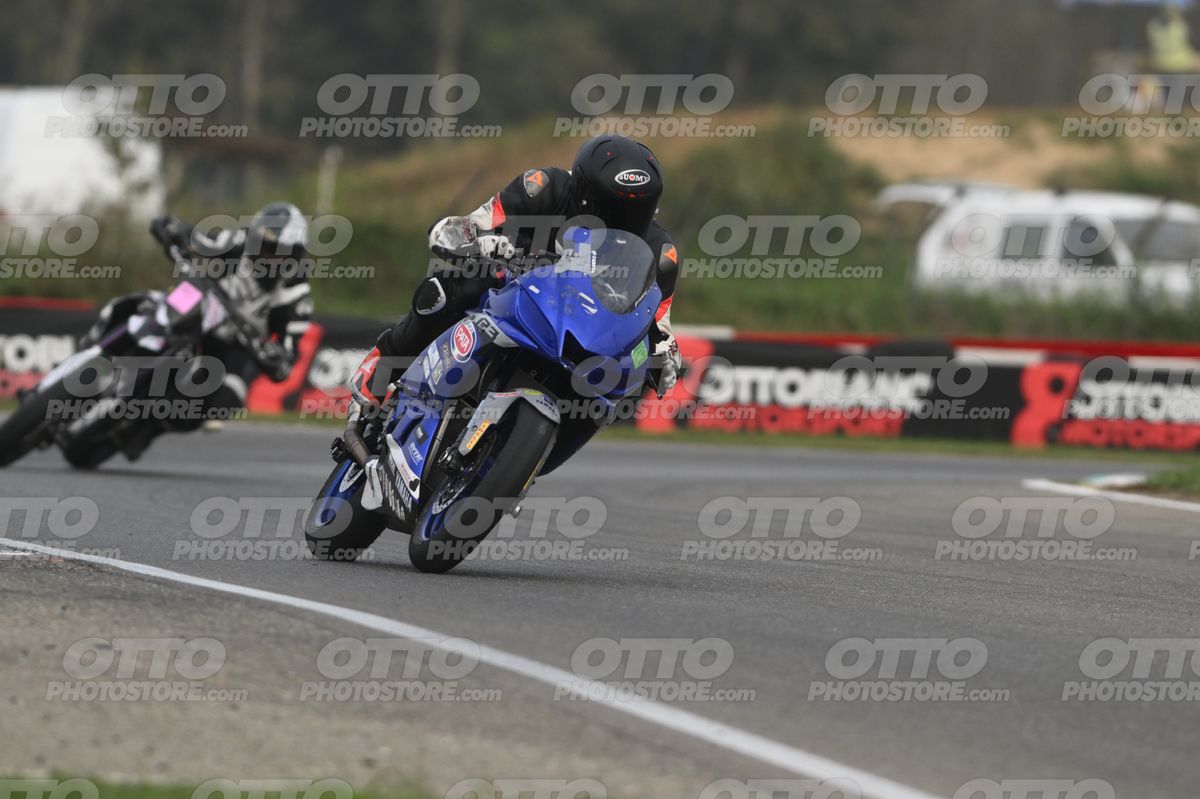 SUPERMOTO 0 YAMAHA R3 · DSH_0246