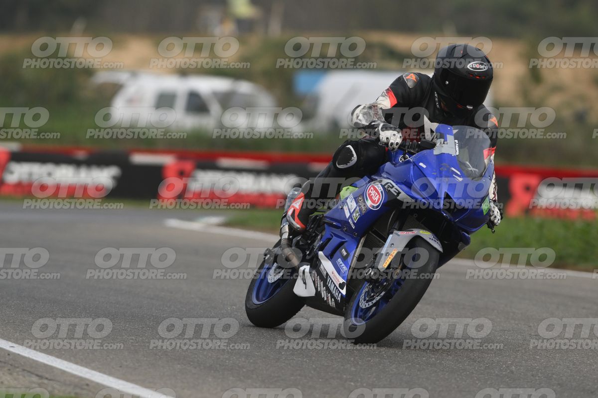 SUPERMOTO 0 YAMAHA R3 · DSH_0248