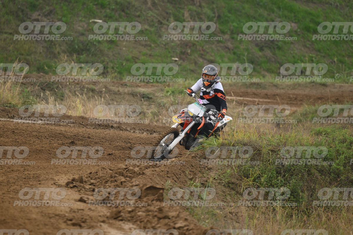 KTM ORANGE WHITE - BLACK WHITE ORANGE SUIT - BLACK ORANGE HELMET · DSH_0252