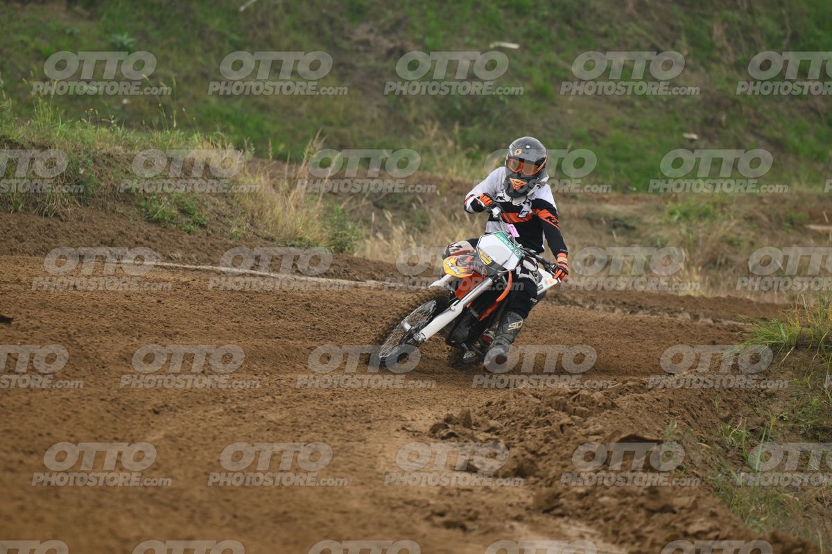 KTM ORANGE WHITE - BLACK WHITE ORANGE SUIT - BLACK ORANGE HELMET · DSH_0254