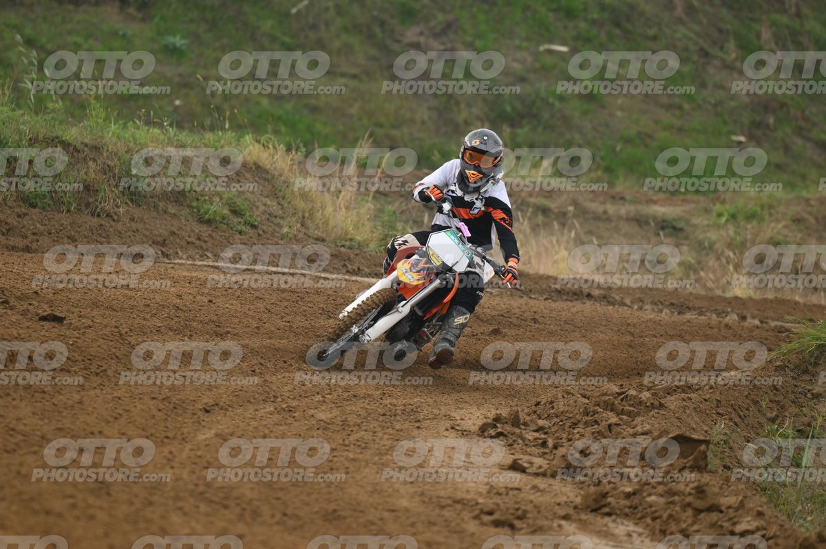 KTM ORANGE WHITE - BLACK WHITE ORANGE SUIT - BLACK ORANGE HELMET · DSH_0255