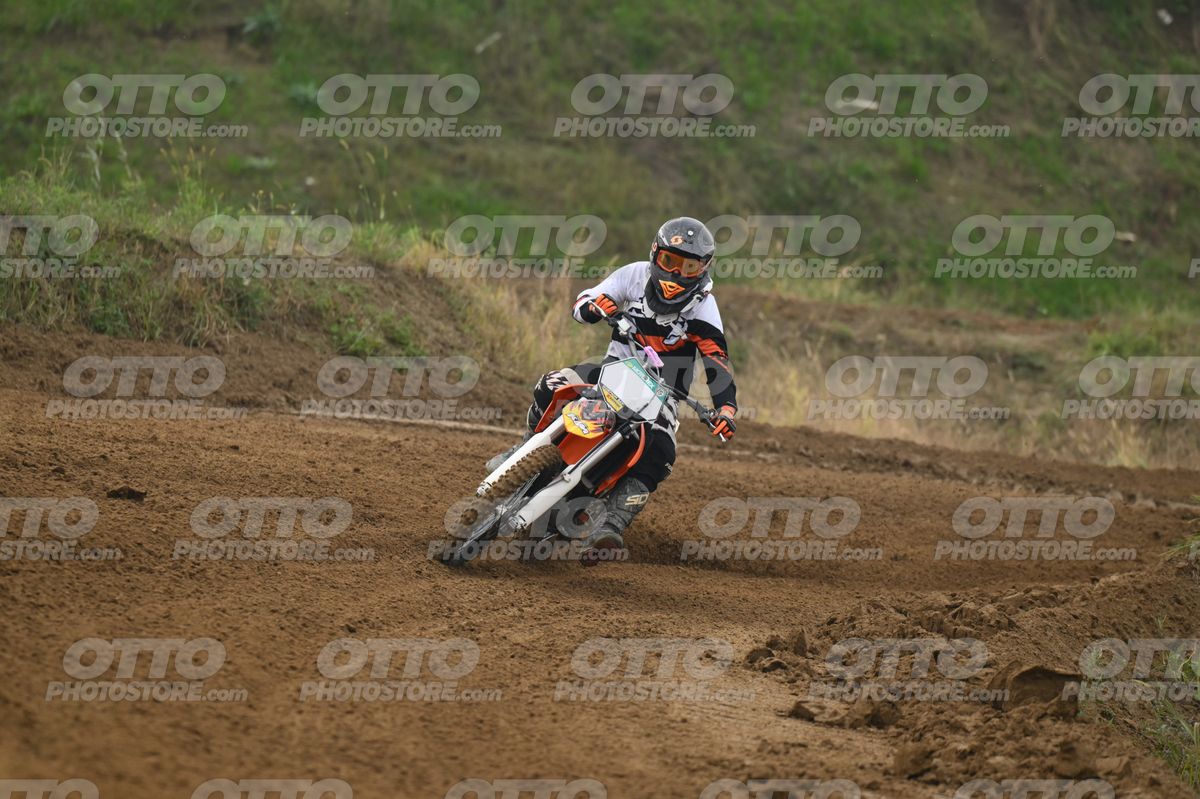 KTM ORANGE WHITE - BLACK WHITE ORANGE SUIT - BLACK ORANGE HELMET · DSH_0256