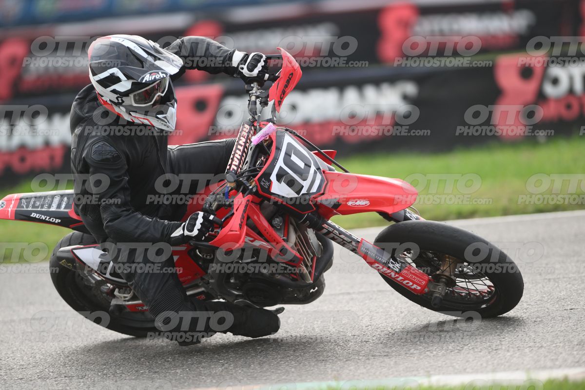 SUPERMOTO 10 (RED) · DSH_0266
