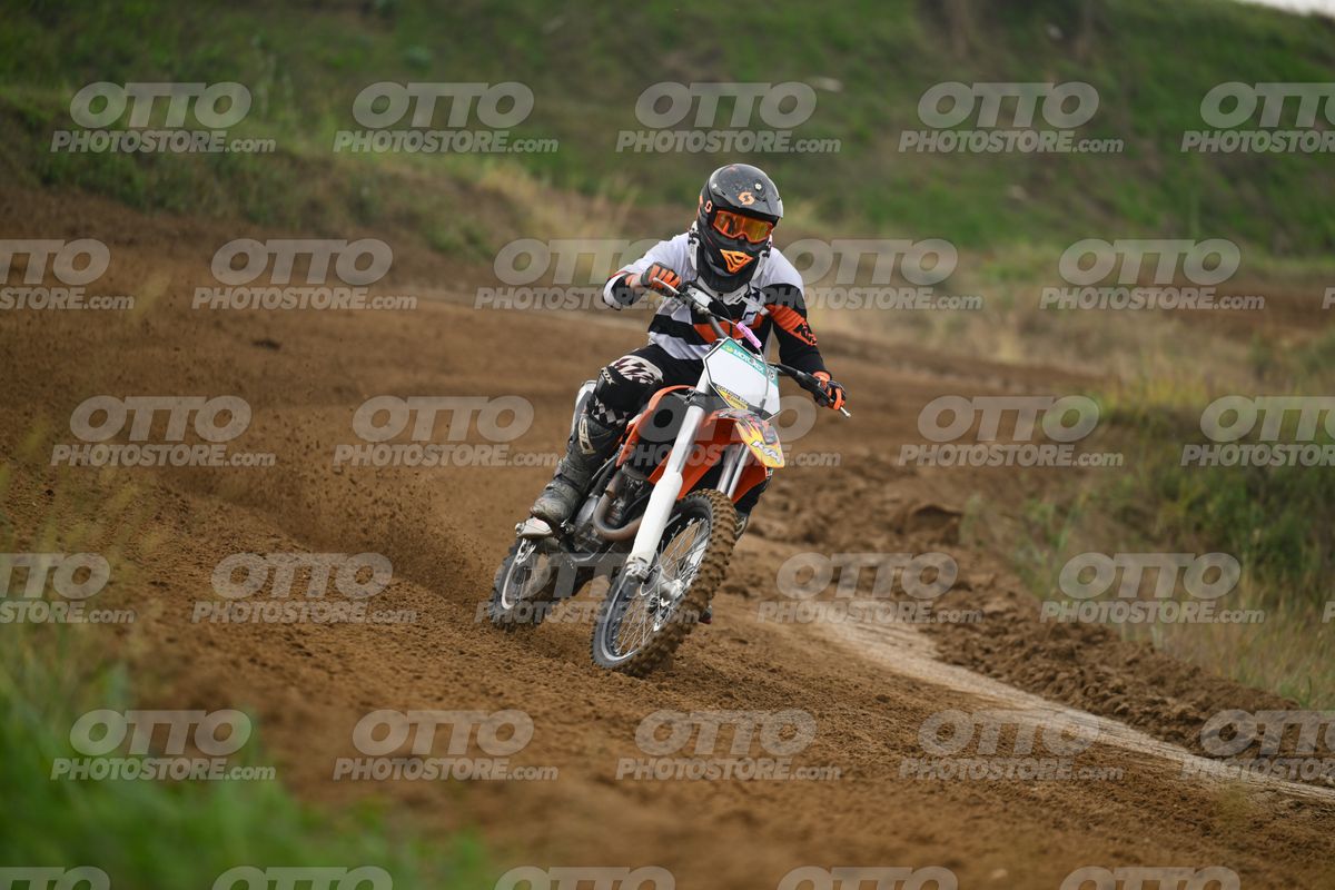 KTM ORANGE WHITE - BLACK WHITE ORANGE SUIT - BLACK ORANGE HELMET · DSH_0266