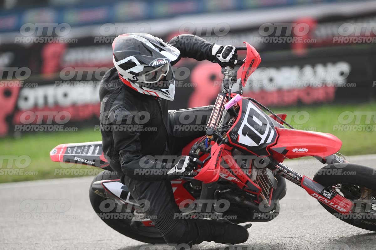 SUPERMOTO 10 (RED) · DSH_0267