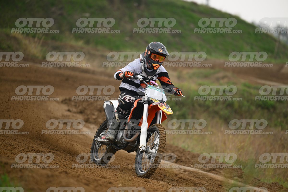 KTM ORANGE WHITE - BLACK WHITE ORANGE SUIT - BLACK ORANGE HELMET · DSH_0269