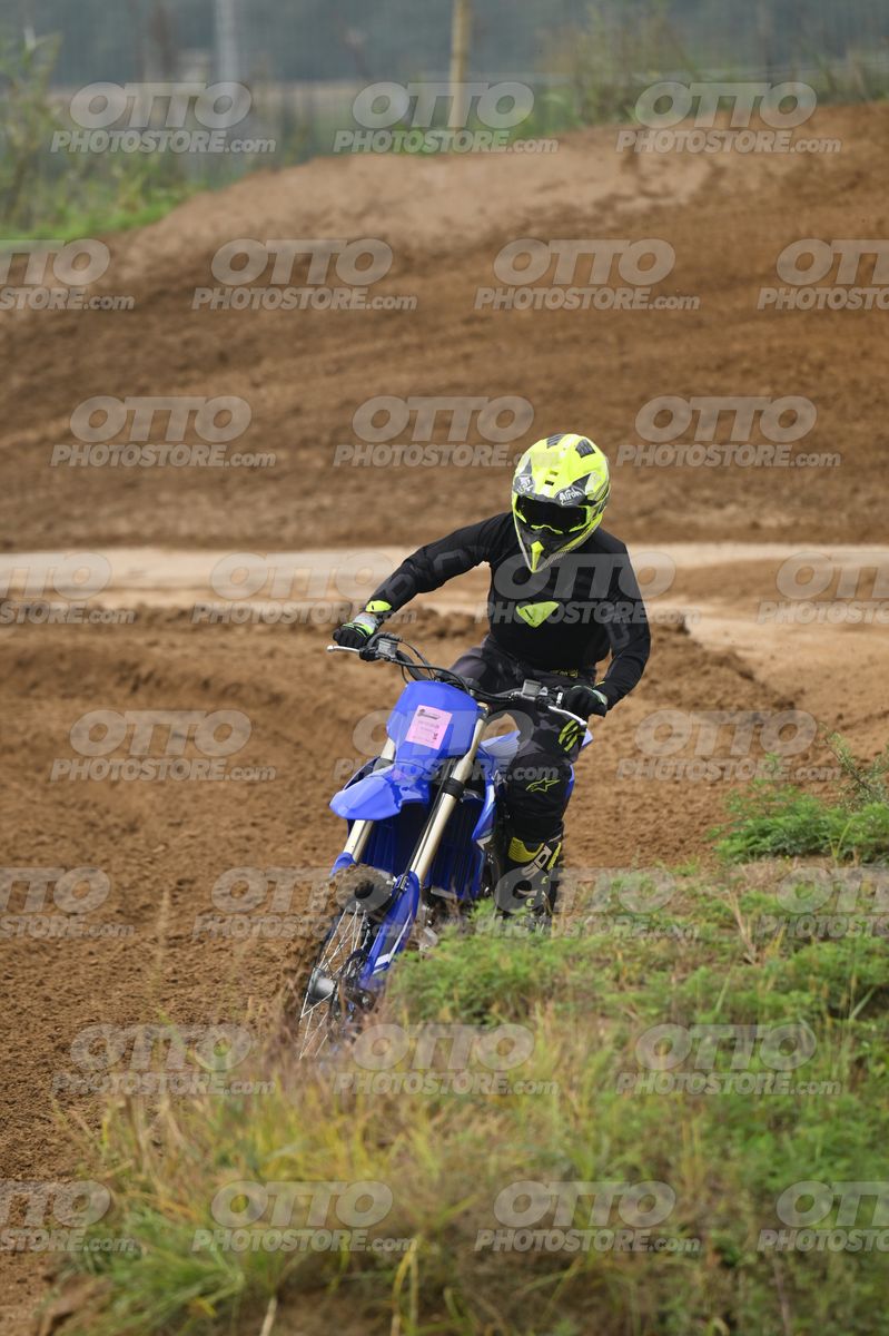 YAMAHA YZ -45F blue - Yellow Helmet · DSH_0283