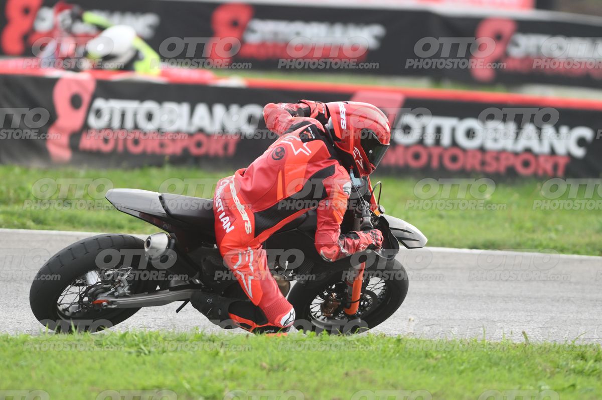 SUPERMOTO 0 KTM Aplinestar Red Suite · DSH_0286