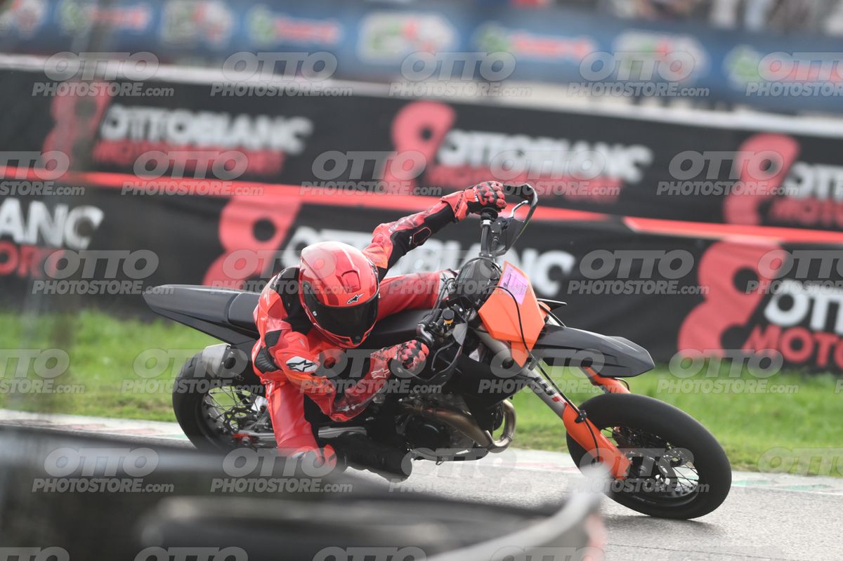 SUPERMOTO 0 KTM Aplinestar Red Suite · DSH_0287