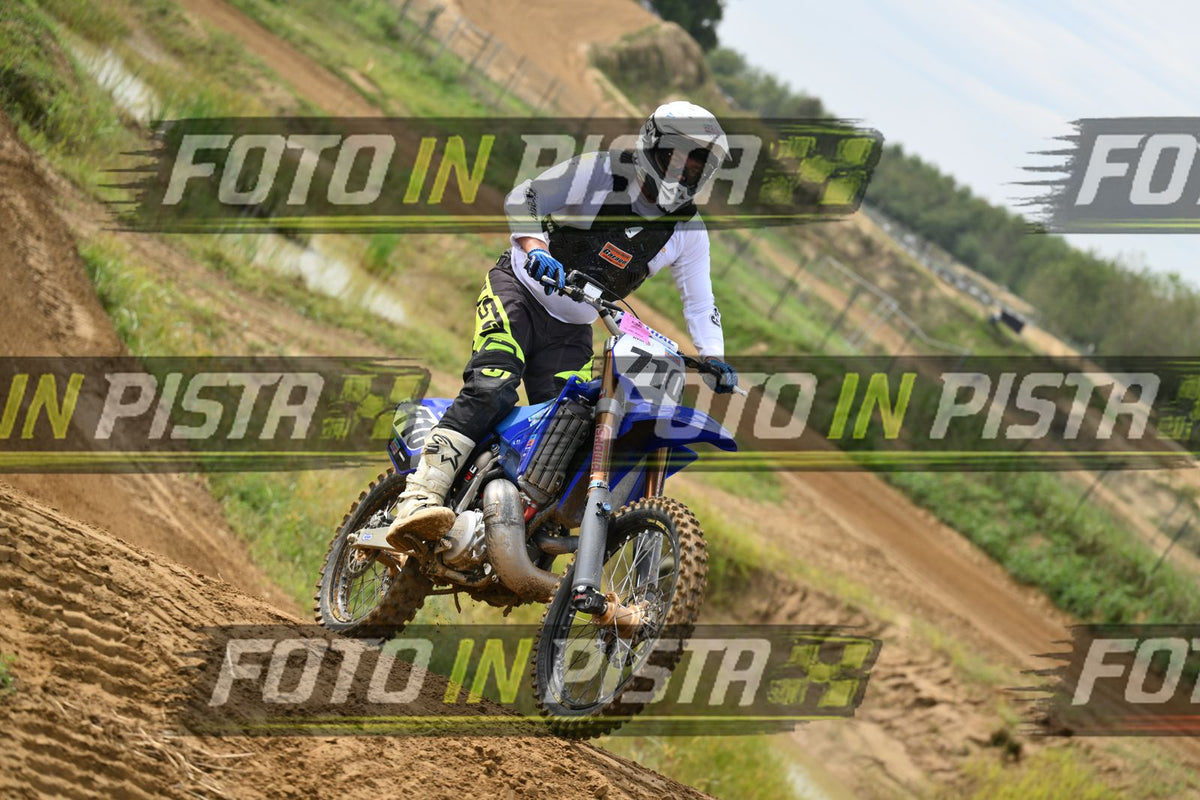 710 · DSH_0325