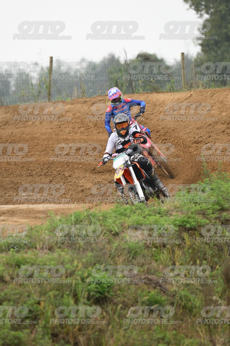 KTM ORANGE WHITE - BLACK WHITE ORANGE SUIT - BLACK ORANGE HELMET · DSH_0327