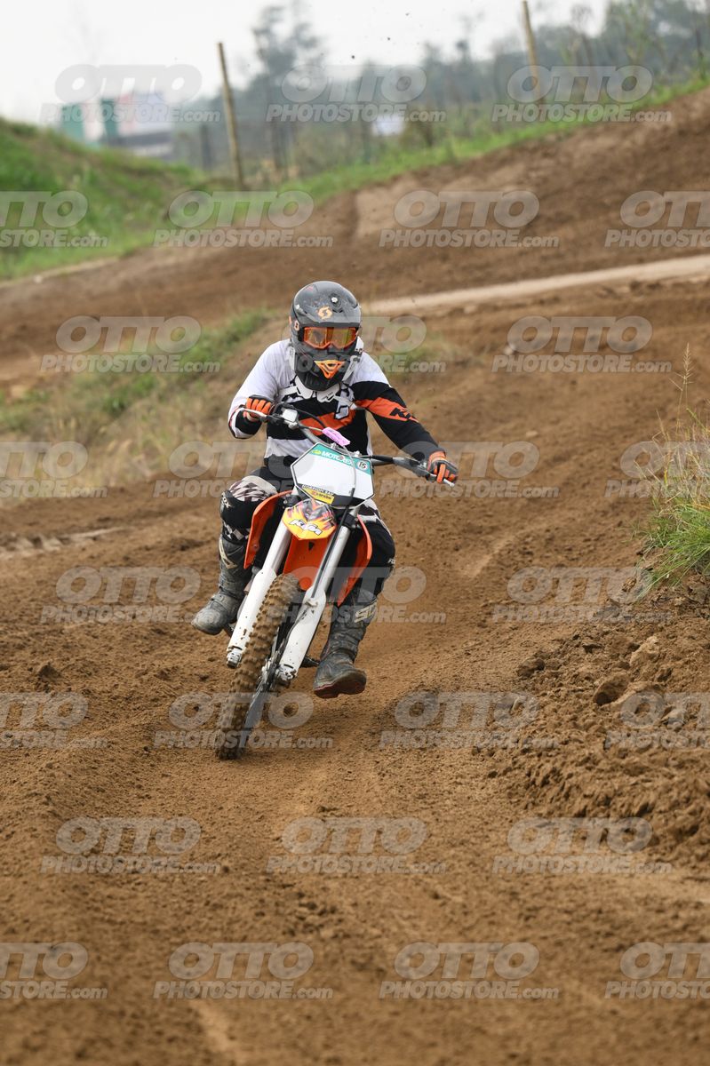 KTM ORANGE WHITE - BLACK WHITE ORANGE SUIT - BLACK ORANGE HELMET · DSH_0332