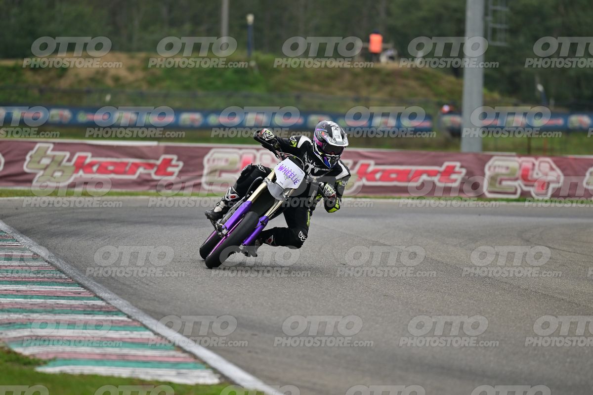 SUPERMOTO WHEELE · DSH_0386