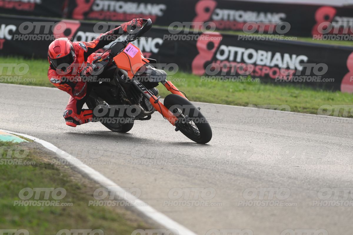 SUPERMOTO 0 KTM Aplinestar Red Suite · DSH_0399