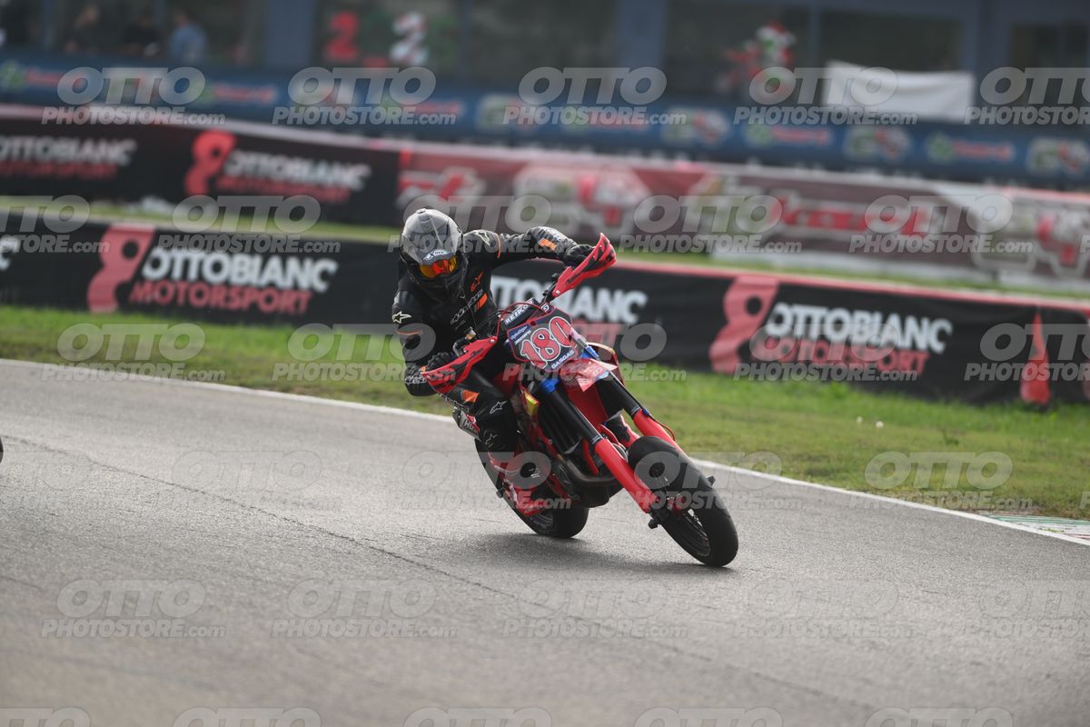 SUPERMOTO 180 · DSH_0402